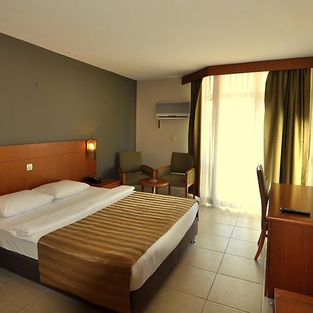 Surtel Hotel Kusadasi Bagian luar foto