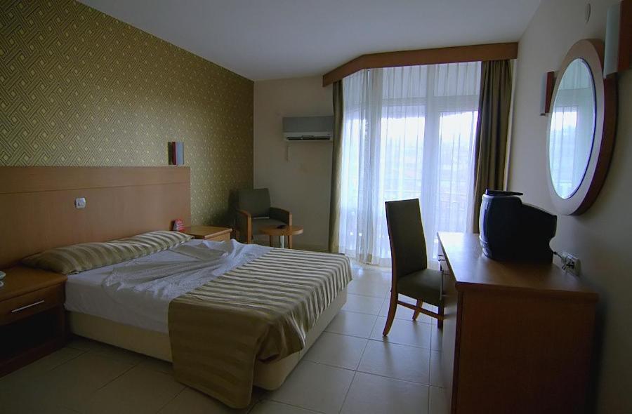 Surtel Hotel Kusadasi Bagian luar foto